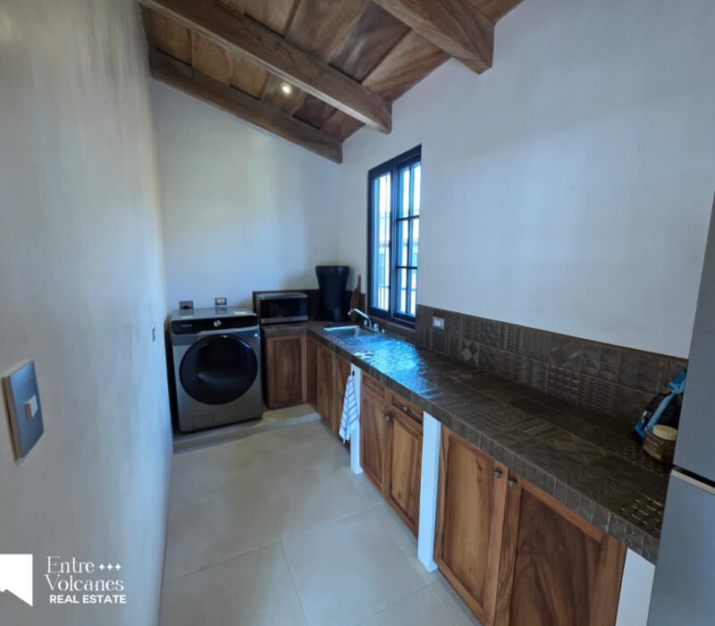 Hermosa Casa En Venta Recien Remodelada 3 Habitaciones