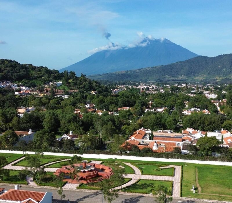Terreno De Esquina Paseo Antigua, Antigua Guatemala