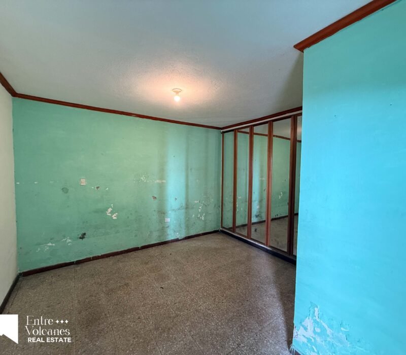 Casa En Renta Jocotenango 6 Habitaciones