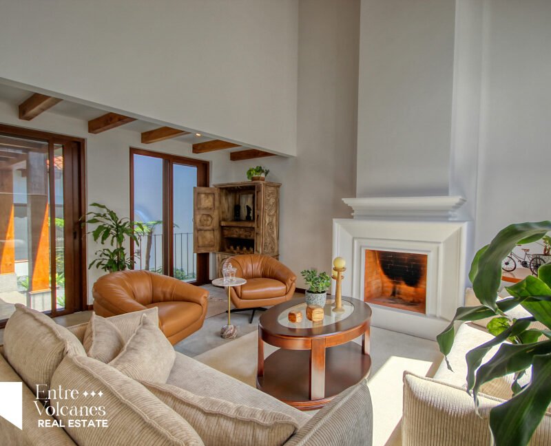 Impresionante Casa En Venta En La Entrada De Antigua Guatemala