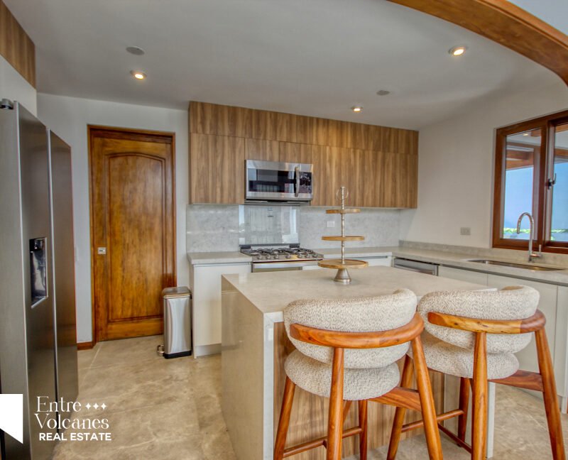 Impresionante Casa En Venta En La Entrada De Antigua Guatemala