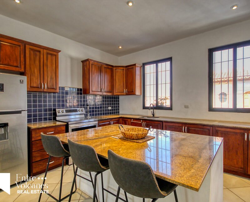 Hermosa Casa En Venta Ubicada En Los Franciscanos