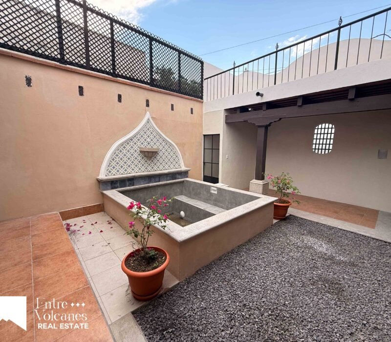 Casa En Venta En Panorama Fuera De Garita En Excelente Ubicacion