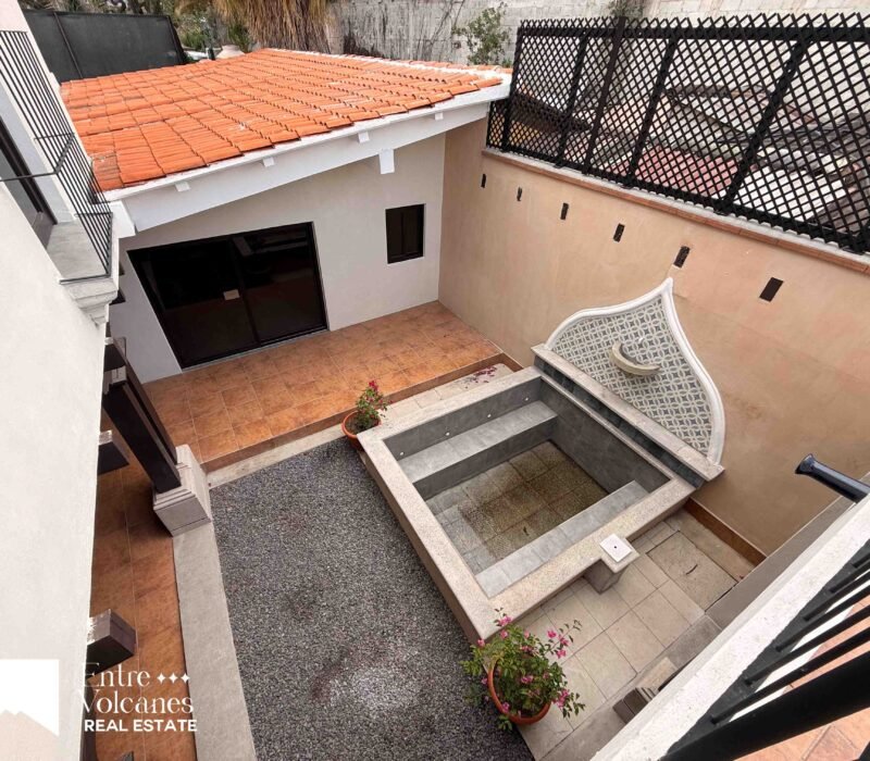 Casa En Venta En Panorama Fuera De Garita En Excelente Ubicacion