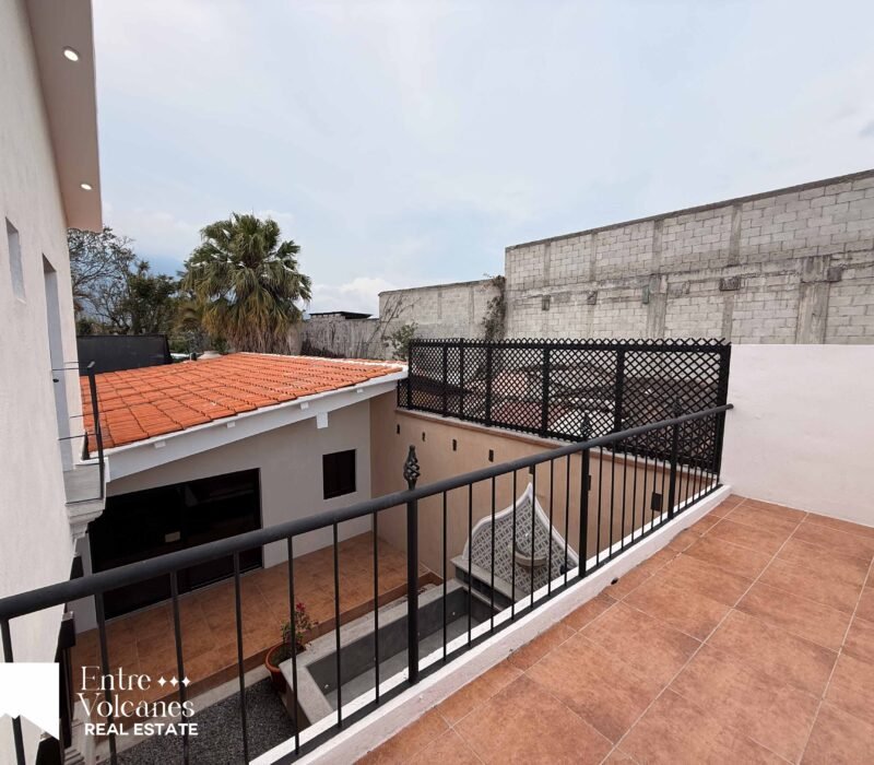 Casa En Venta En Panorama Fuera De Garita En Excelente Ubicacion