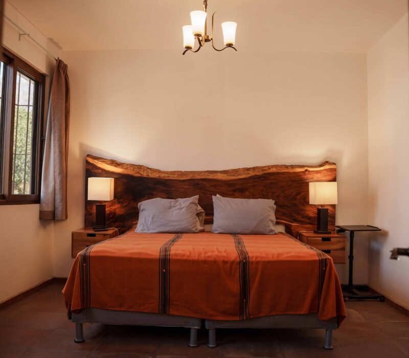 Increible Casa En Venta En Vista Bella Jocotenango Doble Terreno