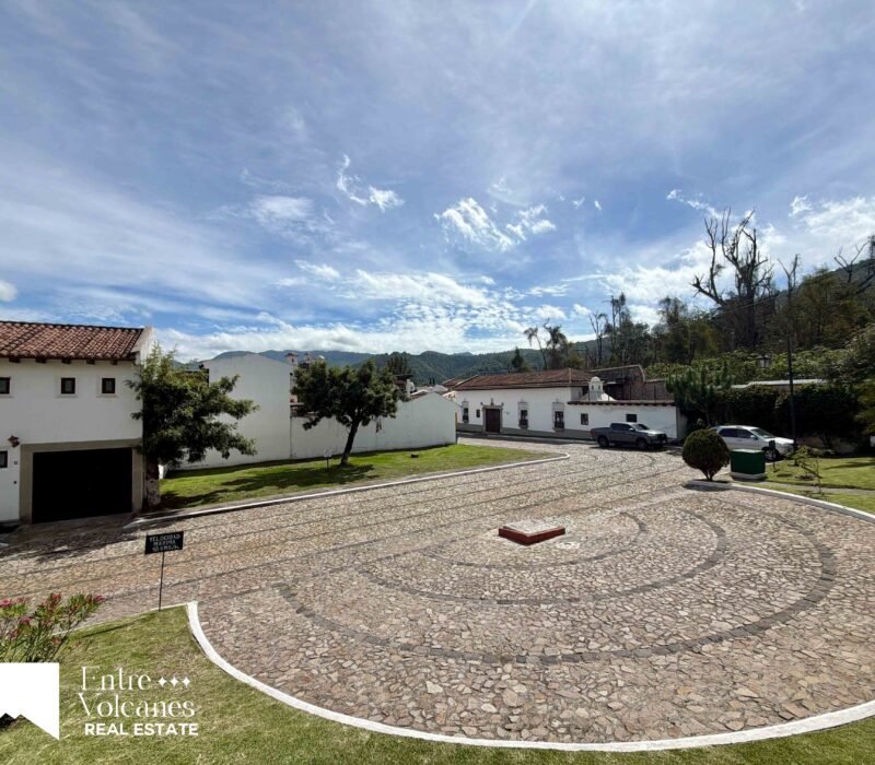 Terreno De Esquina Portal De Antigua El Calvario