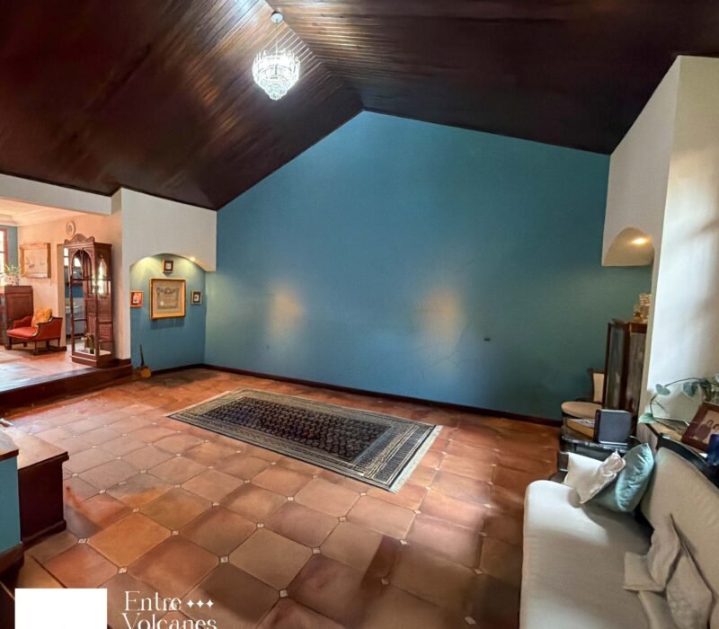 Exclusiva Propiedad En Venta Dentro Del Casco De Antigua Guatemala