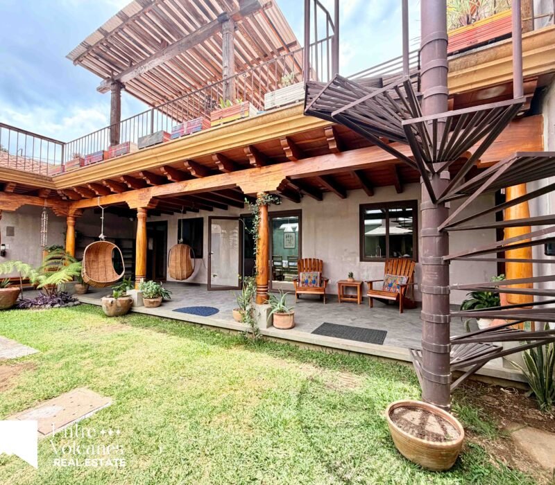 Espectacular Casa En Venta A Pasos De La Iglesia De San Juan Del Obispo