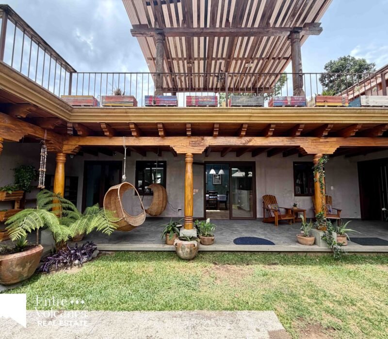 Espectacular Casa En Venta A Pasos De La Iglesia De San Juan Del Obispo